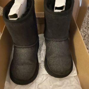 Toddler Girls Ugg- Classic Short II Glitter - Black